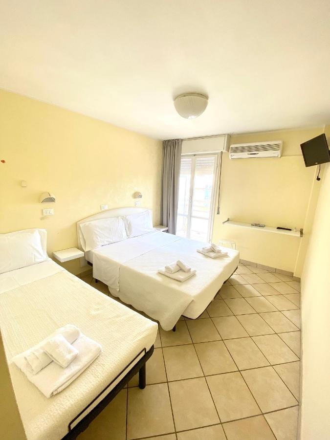 רימיני Hotel Morri'S מראה חיצוני תמונה